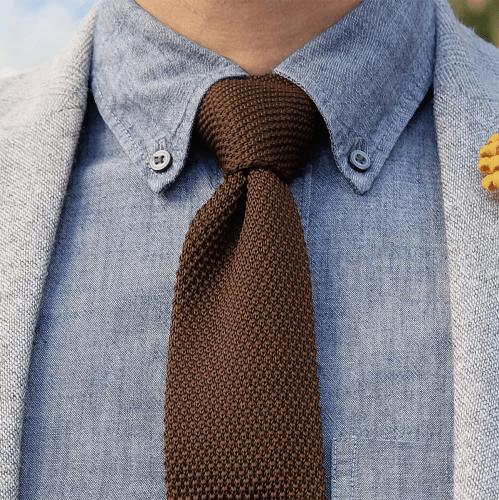 A kötött nyakkendő viselésének egyszerű szabályai
